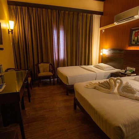 Hotel Essencia Dumaguete City Exterior photo