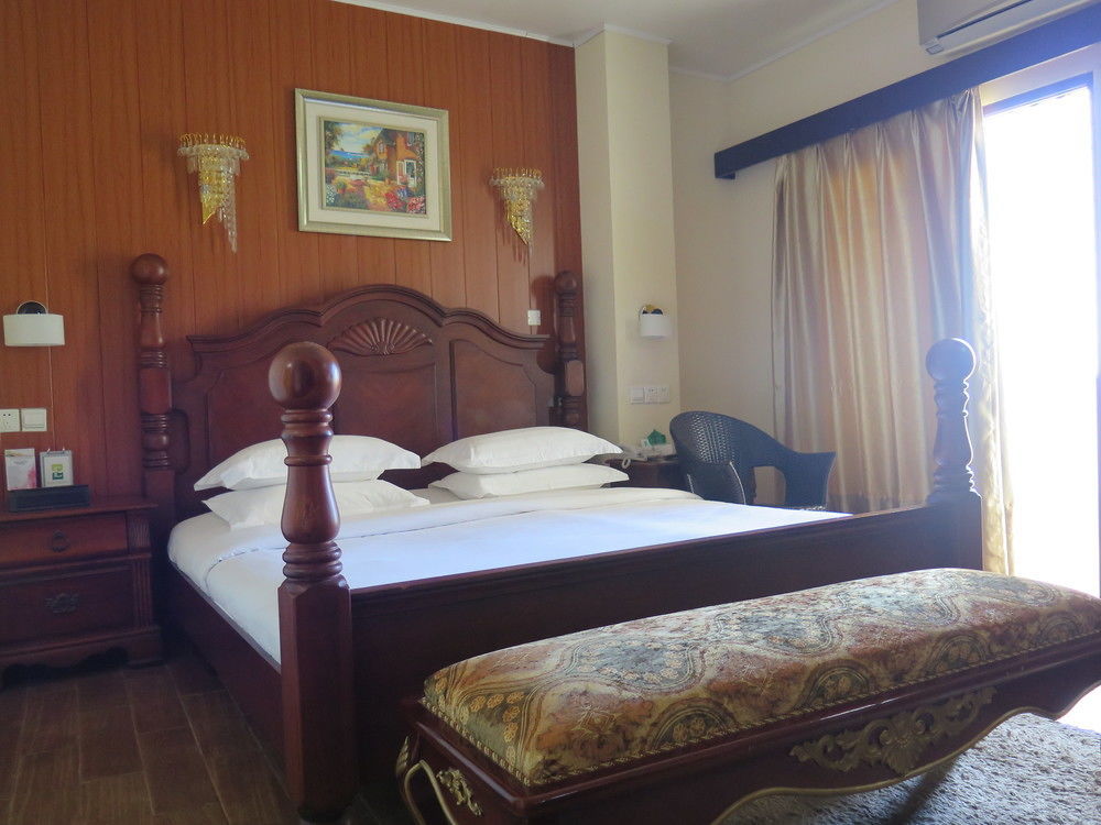 Hotel Essencia Dumaguete City Exterior photo