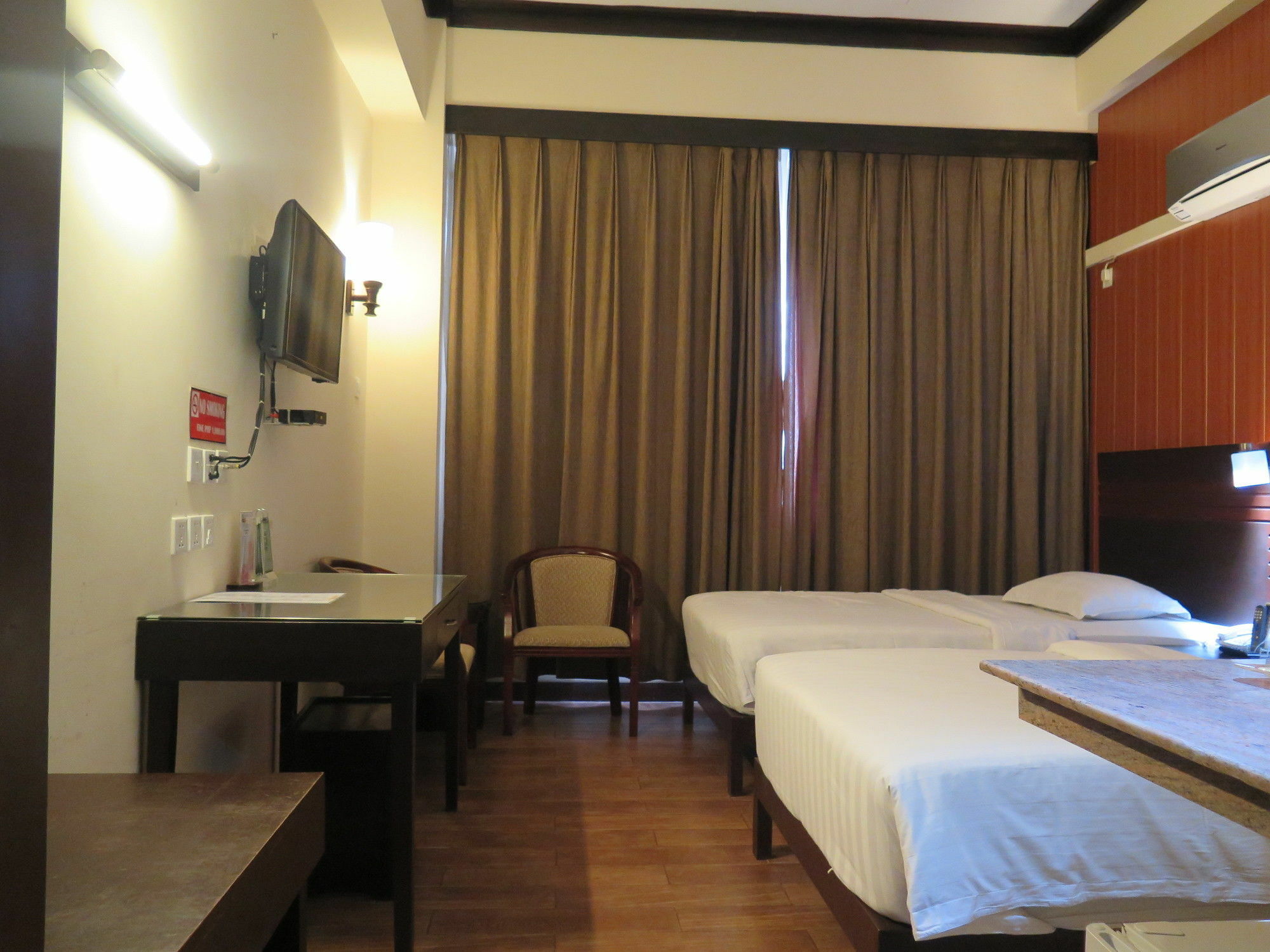 Hotel Essencia Dumaguete City Exterior photo